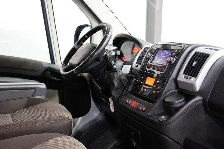 Vehicle Image 17