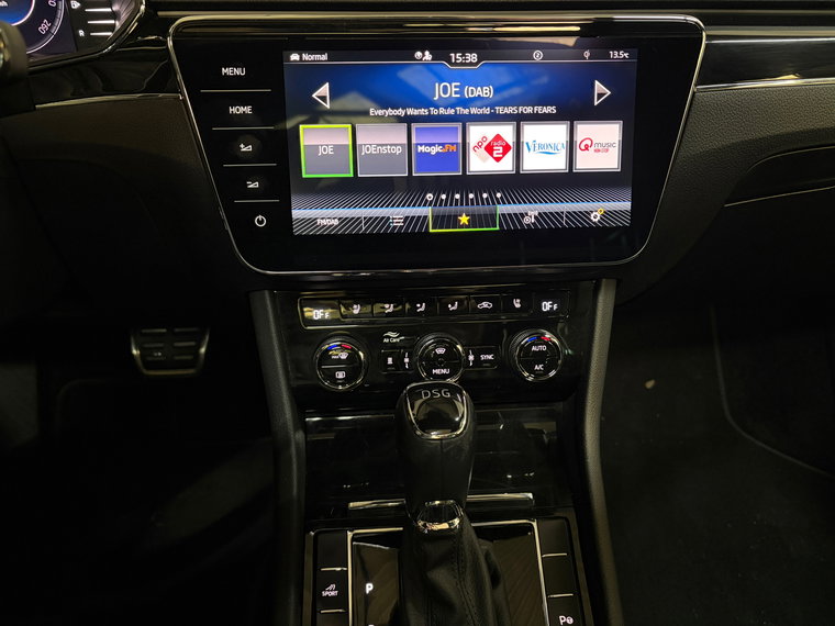 Vehicle Image 16