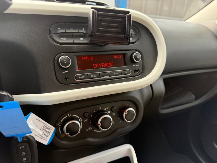 Vehicle Image 21