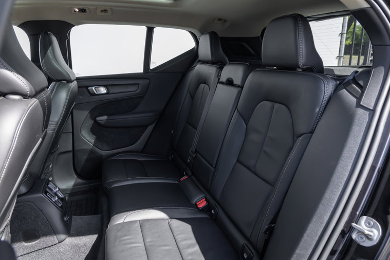 Vehicle Image 35