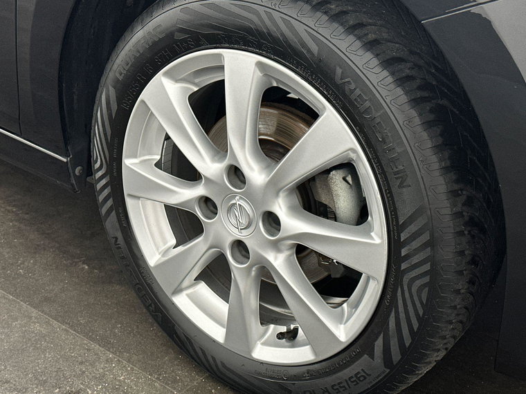 Vehicle Image 16