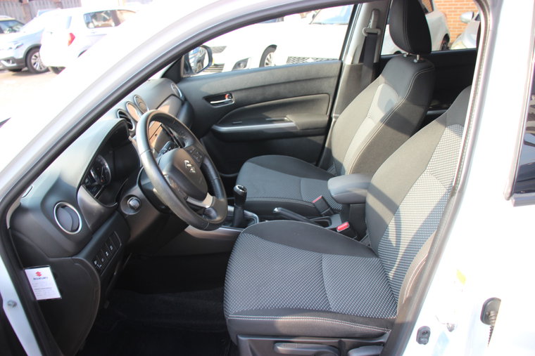 Vehicle Image 8