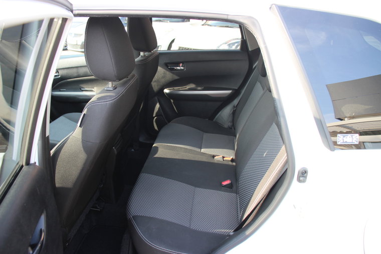 Vehicle Image 9