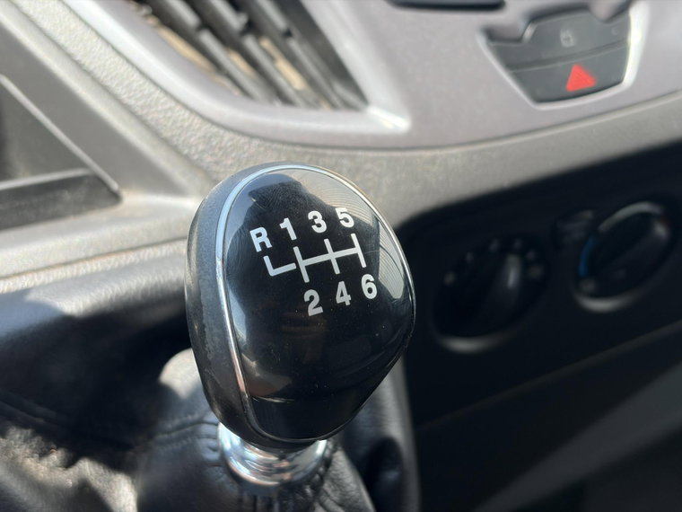 Vehicle Image 32