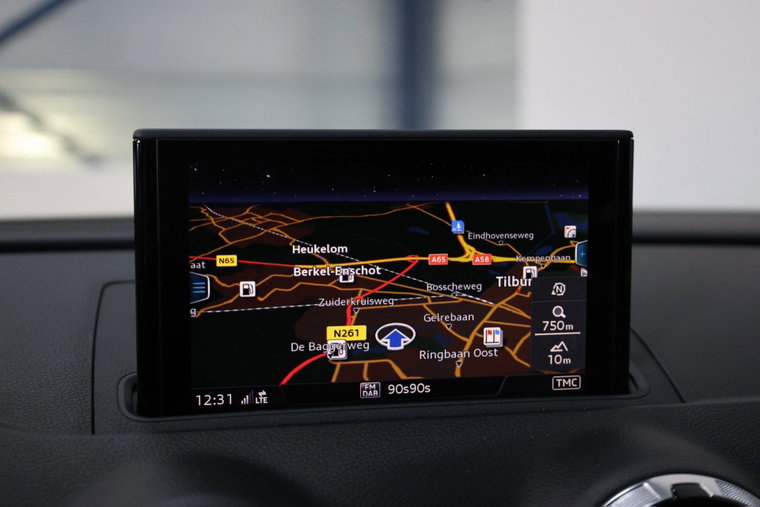Vehicle Image 17