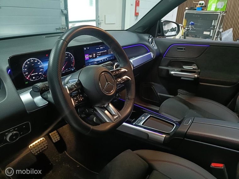 Vehicle Image 42