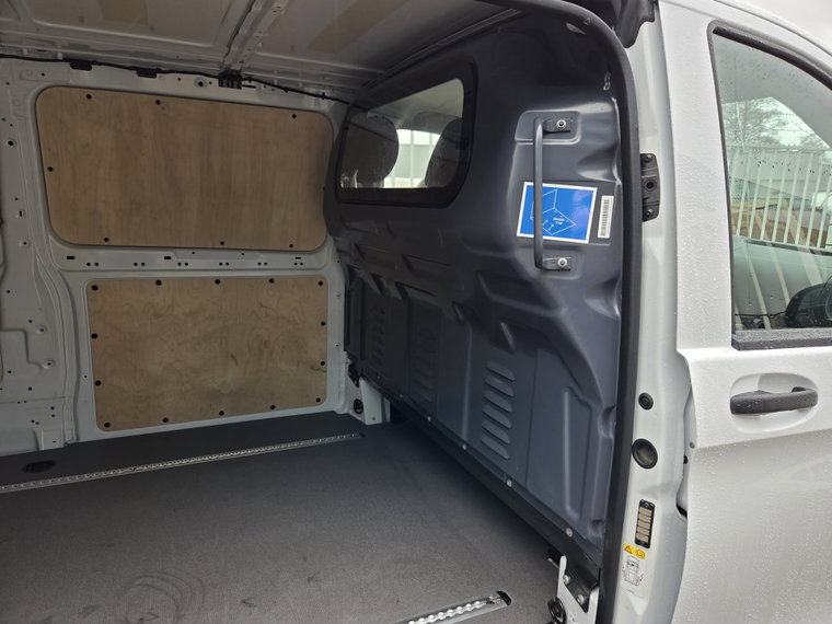 Vehicle Image 27