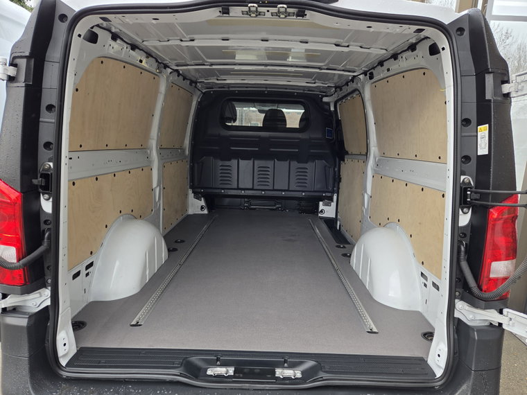 Vehicle Image 33