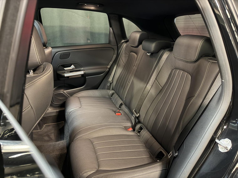 Vehicle Image 33