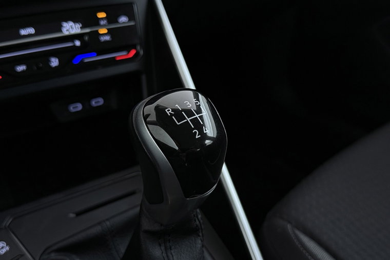 Vehicle Image 28