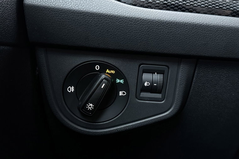 Vehicle Image 33