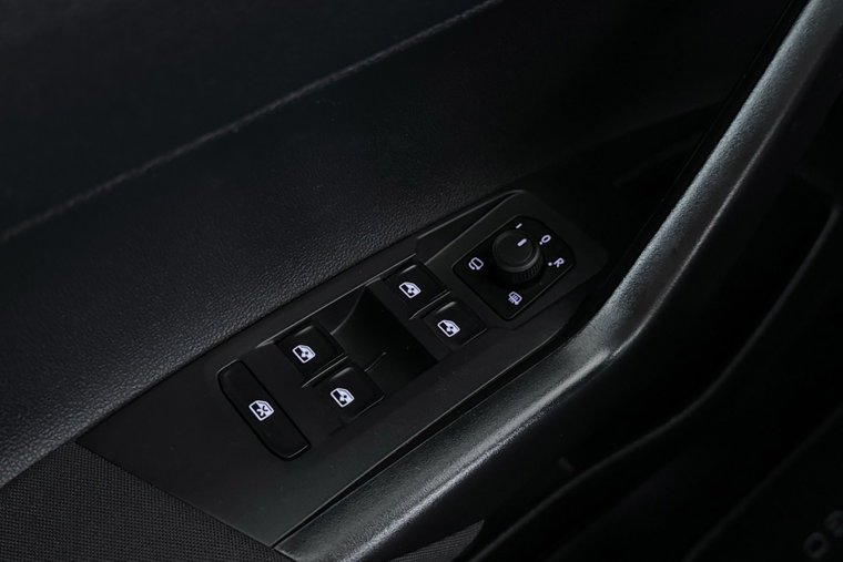 Vehicle Image 34
