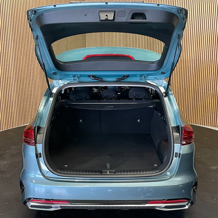 Vehicle Image 32