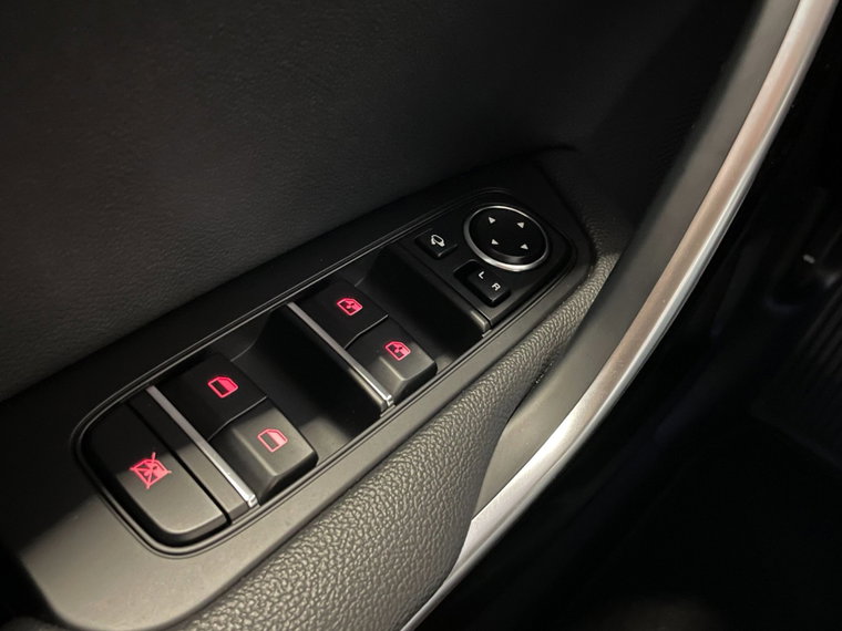 Vehicle Image 40