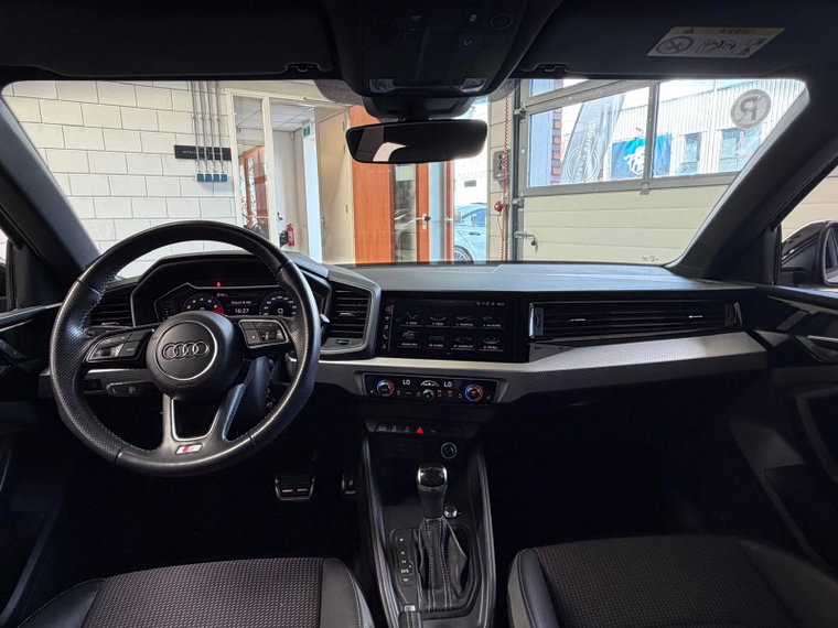 Vehicle Image 14