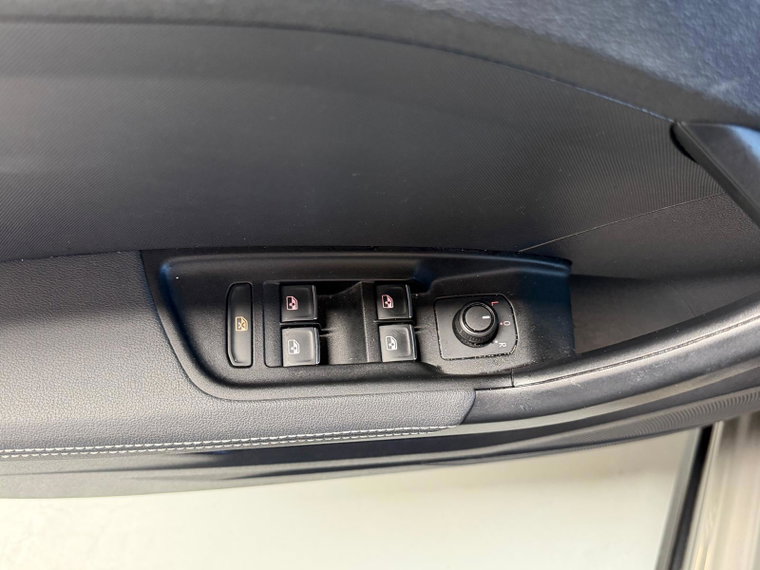 Vehicle Image 28