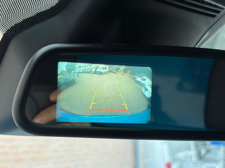 Vehicle Image 25