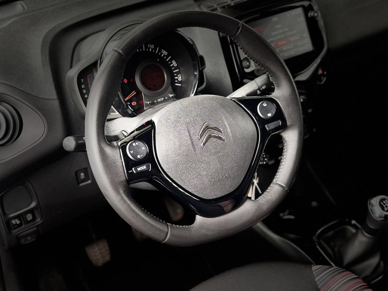 Vehicle Image 14