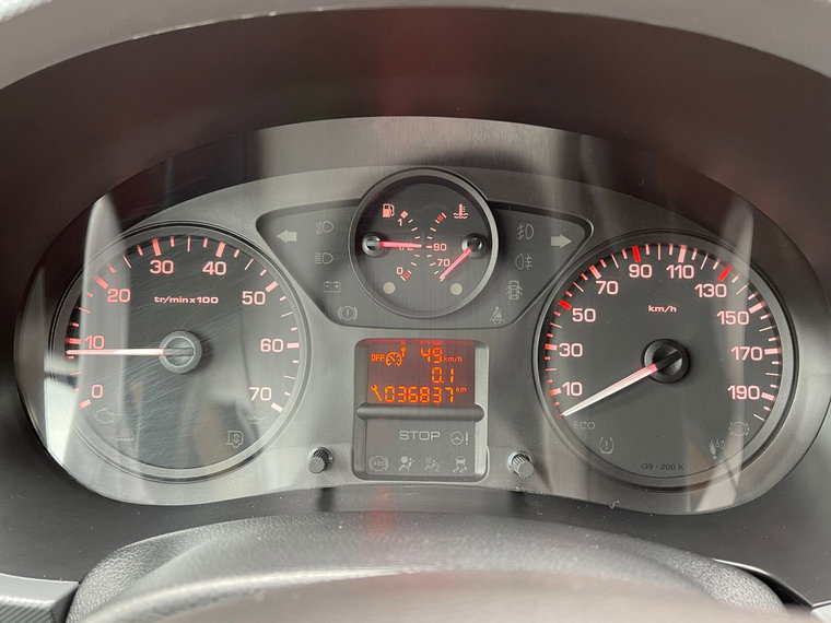 Vehicle Image 16