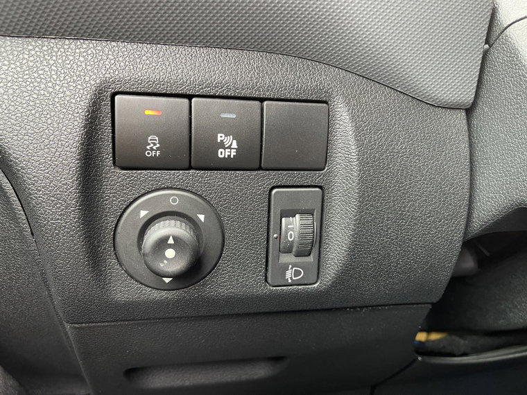Vehicle Image 25
