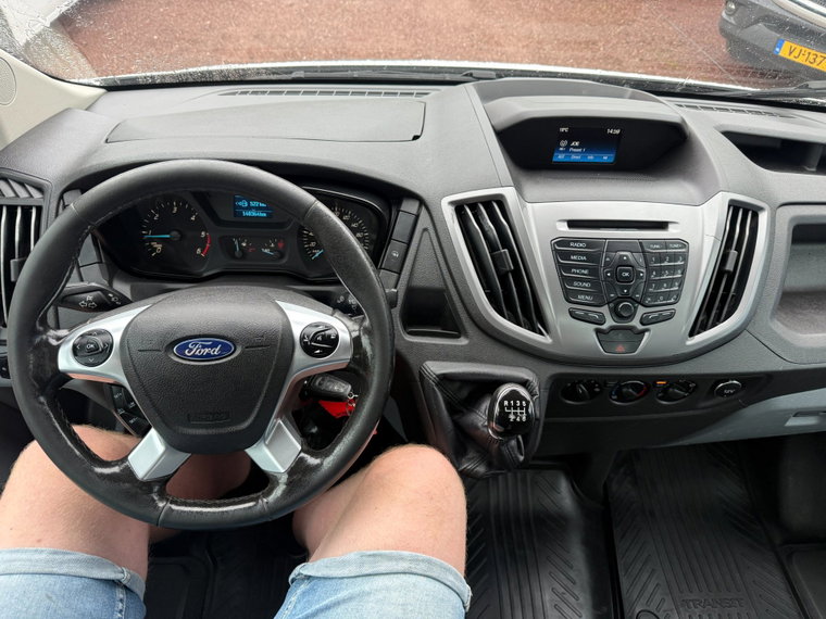 Vehicle Image 9