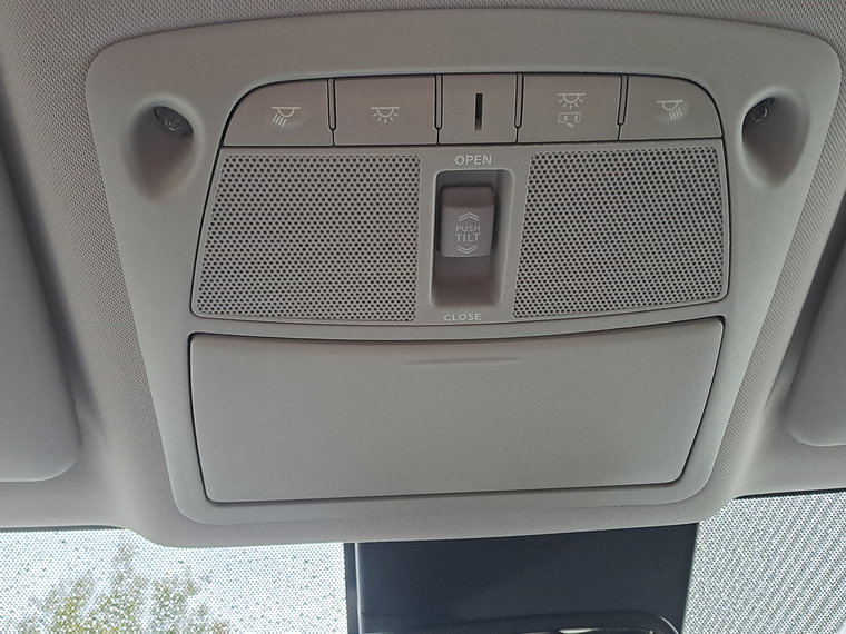 Vehicle Image 32