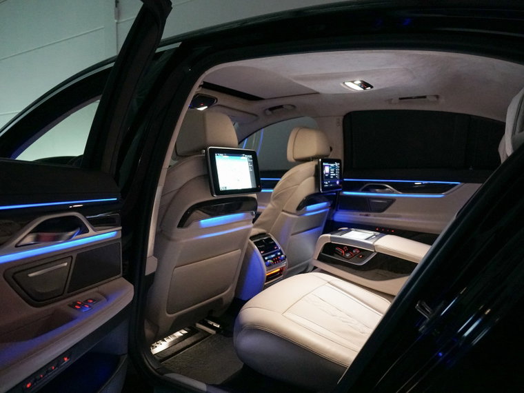 Vehicle Image 12