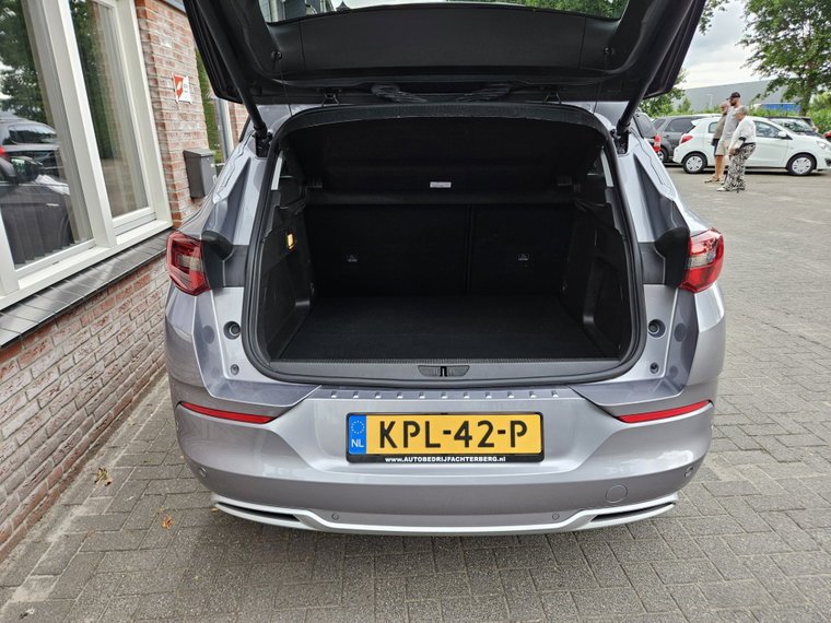 Vehicle Image 30