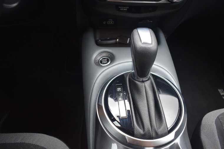 Vehicle Image 25