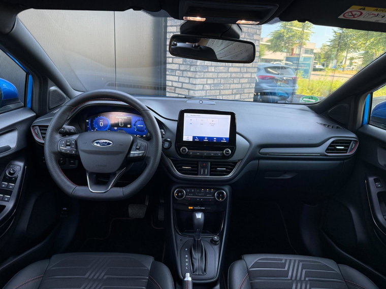 Vehicle Image 24