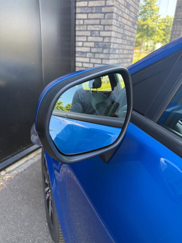 Vehicle Image 33