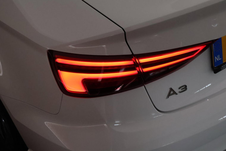 Vehicle Image 40