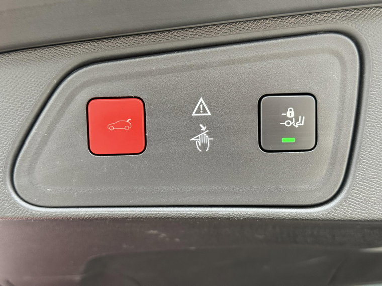 Vehicle Image 33