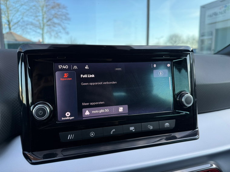 Vehicle Image 32