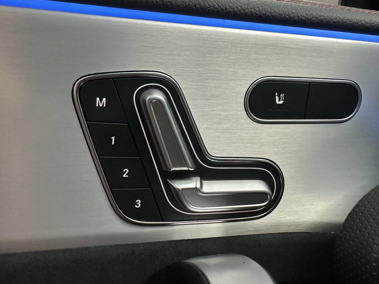 Vehicle Image 28