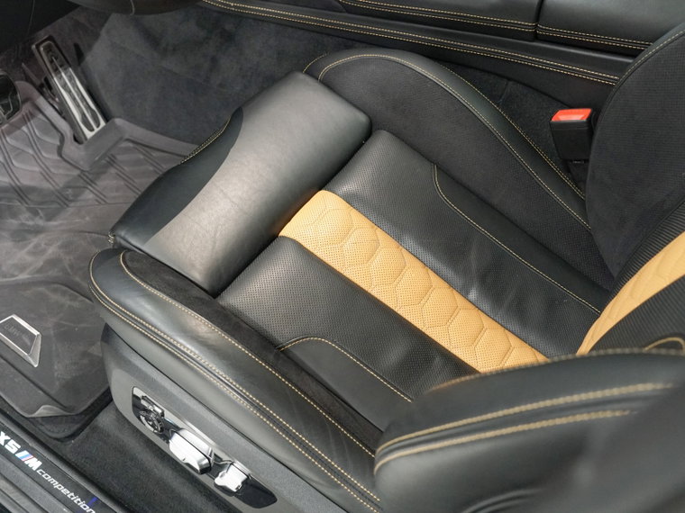 Vehicle Image 36