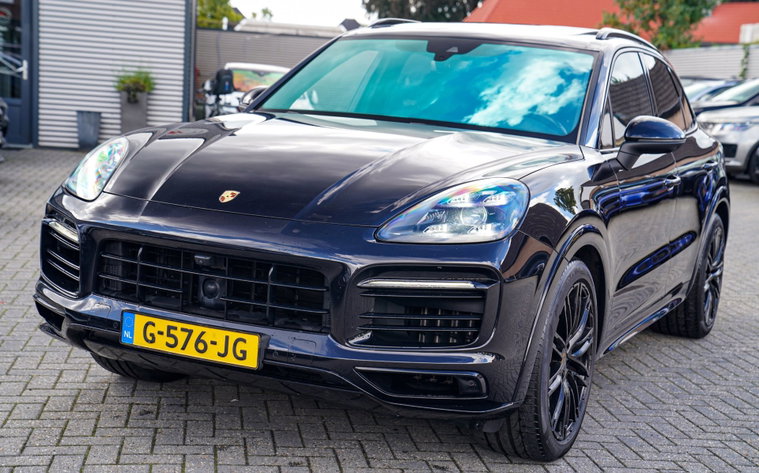 Vehicle Image 12