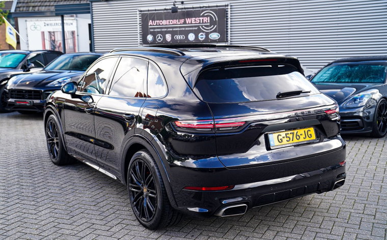 Vehicle Image 21