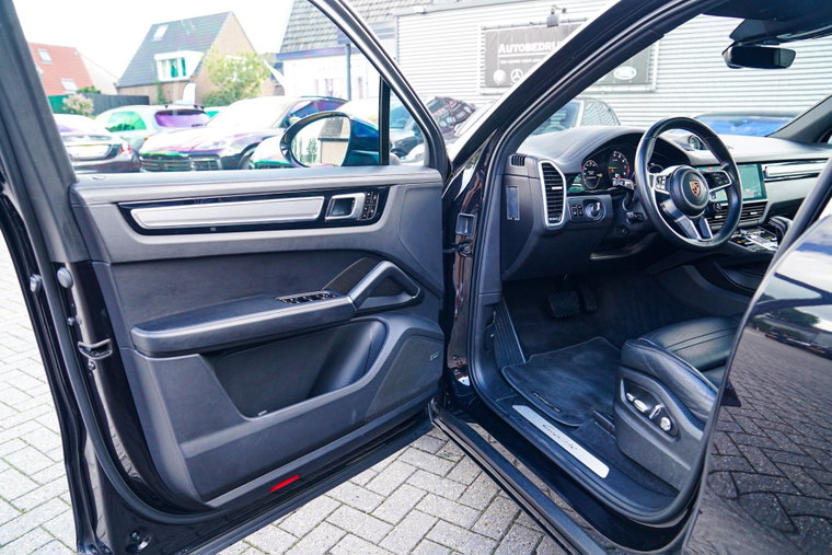 Vehicle Image 36