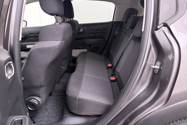Vehicle Image 12