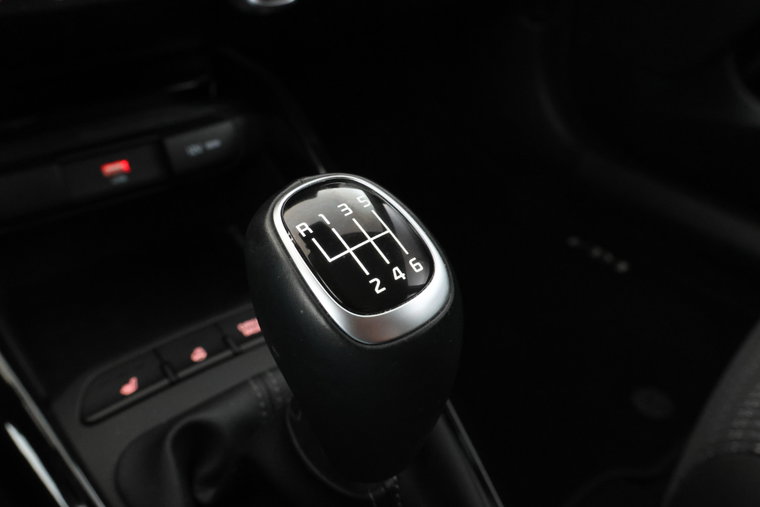 Vehicle Image 32