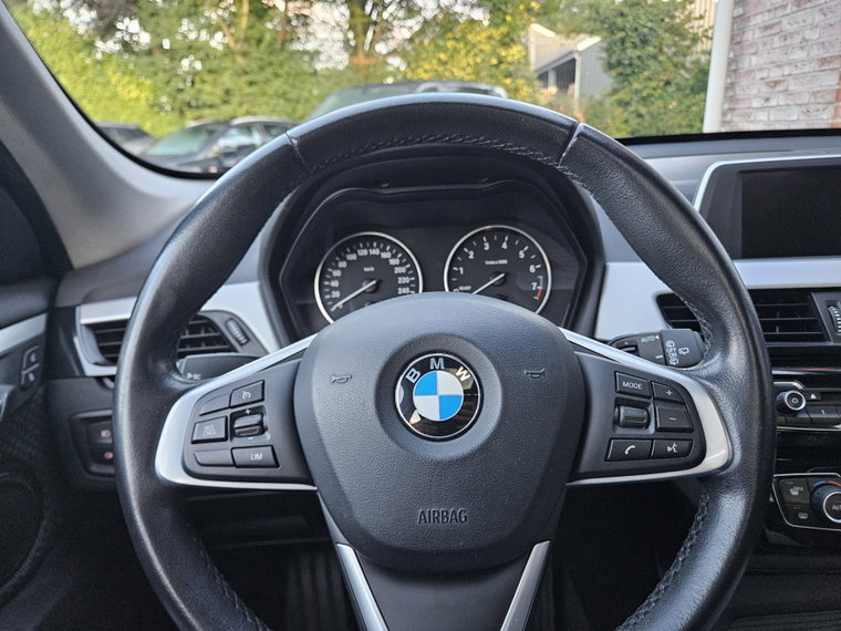 Vehicle Image 28