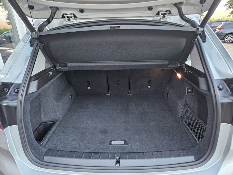 Vehicle Image 48