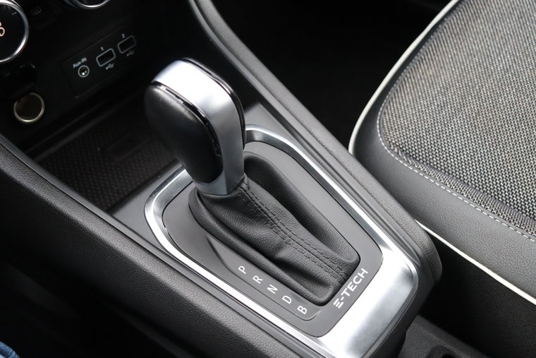 Vehicle Image 25