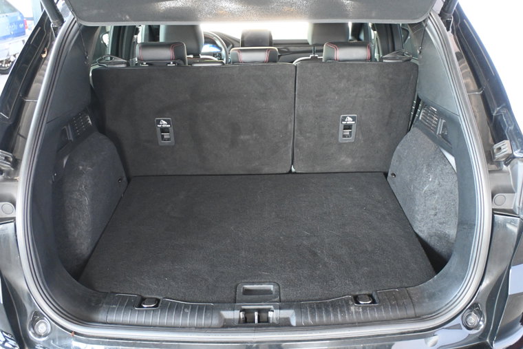 Vehicle Image 16