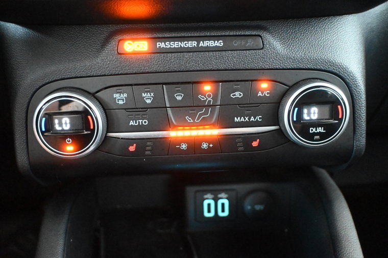 Vehicle Image 35
