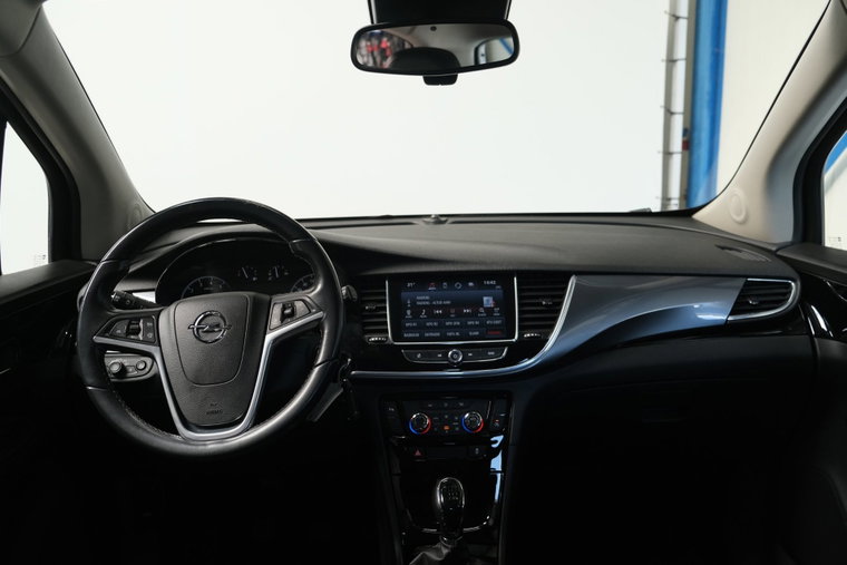 Vehicle Image 16
