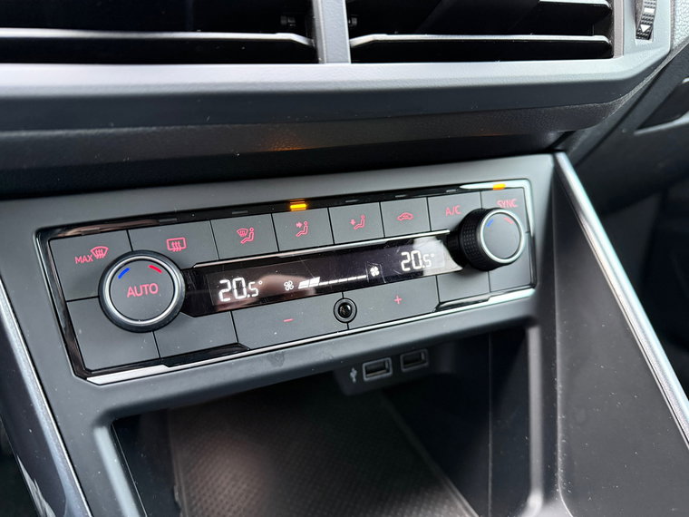 Vehicle Image 27