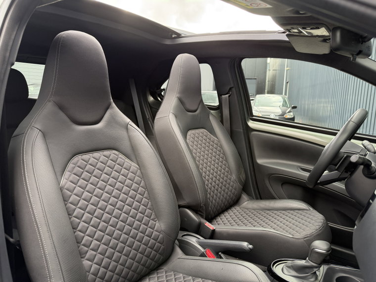 Vehicle Image 18