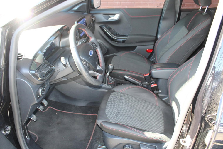 Vehicle Image 14